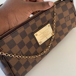 Brand new🔥 •Eva clutch•